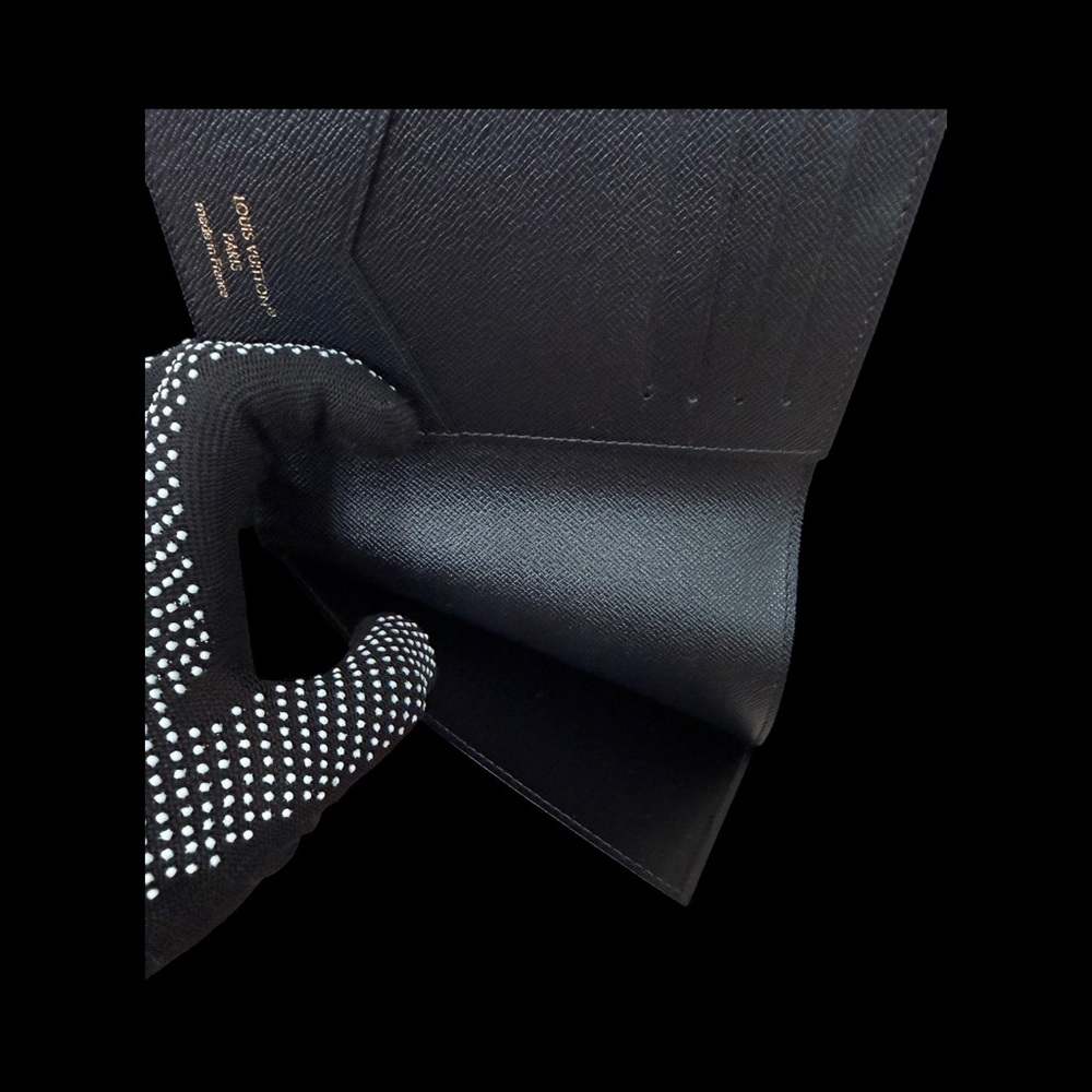 NWOT Louis Vuitton Reverse Monogram Passport holder with COA - Picture 4 of 4